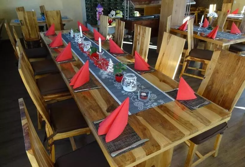 هتل 4 Jahreszeiten Mit Restaurant