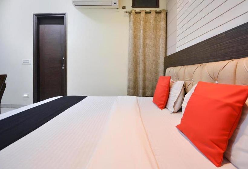 בית מלון כפרי Capital O 922  9 Inn