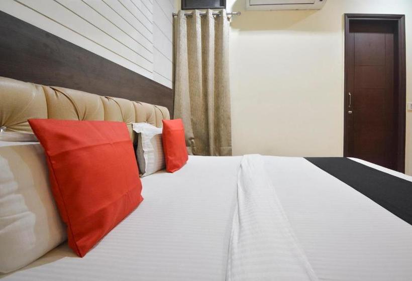 בית מלון כפרי Capital O 922  9 Inn