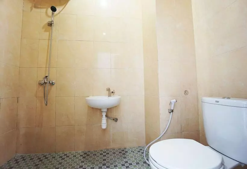 ホテル Oyo 2566 Putri Kesia Rooms