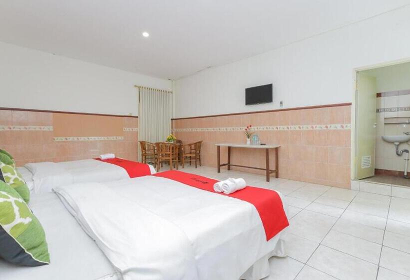 ホテル Reddoorz Syariah At Mojosari