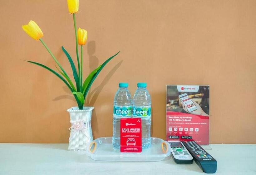 ホテル Reddoorz Syariah At Mojosari