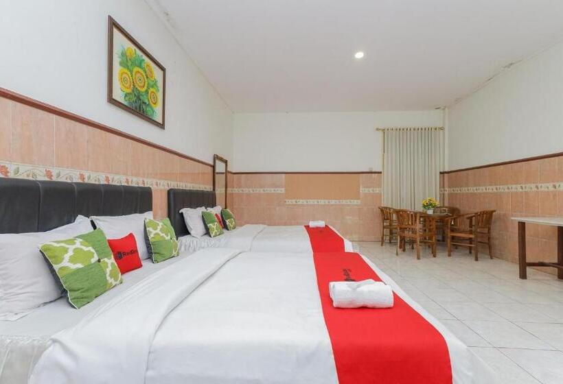 ホテル Reddoorz Syariah At Mojosari