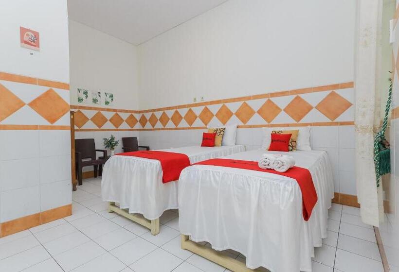 ホテル Reddoorz Syariah At Mojosari