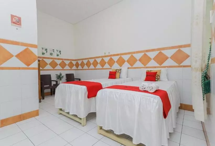 هتل Reddoorz Syariah At Mojosari