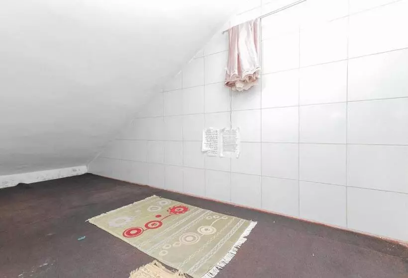 هتل Reddoorz Syariah At Mojosari