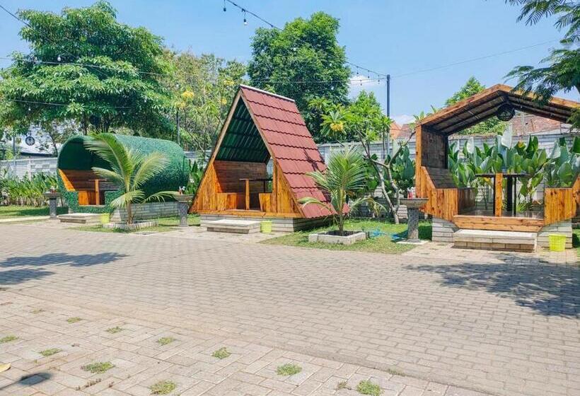 ホテル Reddoorz Syariah At Mojosari