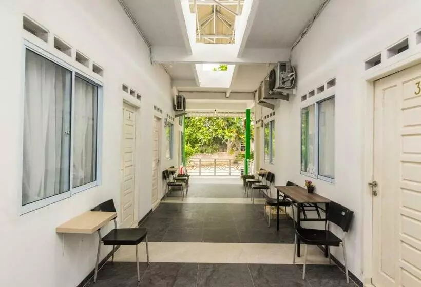 هتل Reddoorz Syariah Near Tanjung Pinang City Center
