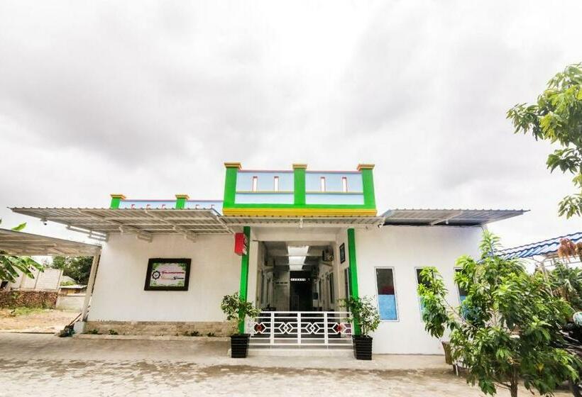 בית מלון כפרי Reddoorz Syariah Near Tanjung Pinang City Center