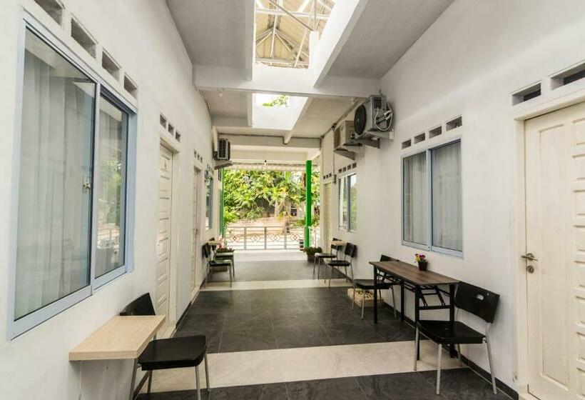 בית מלון כפרי Reddoorz Syariah Near Tanjung Pinang City Center