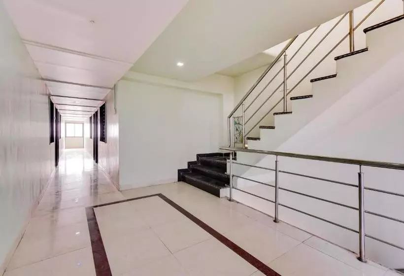 هتل Oyo 66018  Vijayraj Lodging And Boarding