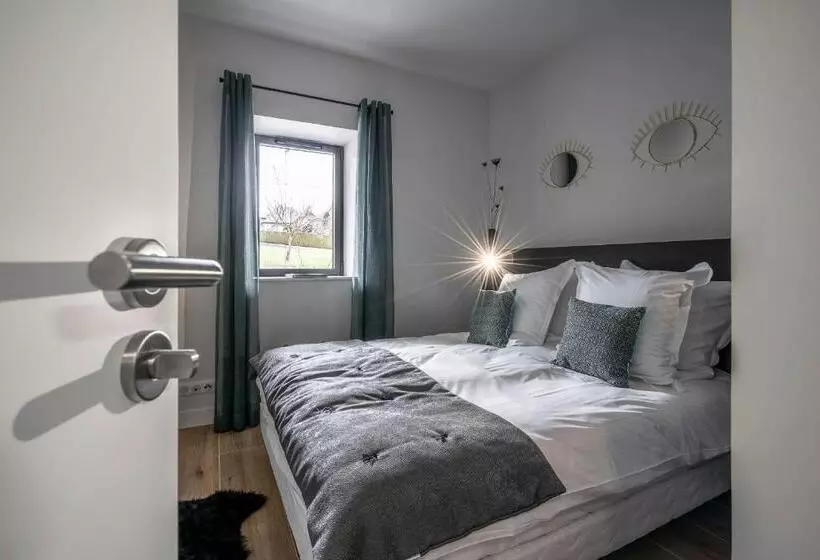 La Grange Des Pères