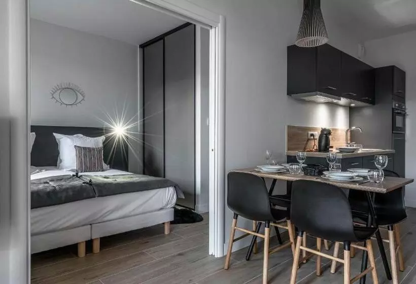 La Grange Des Pères