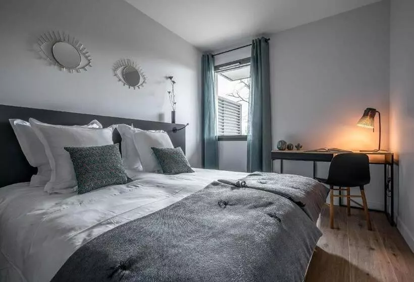 La Grange Des Pères