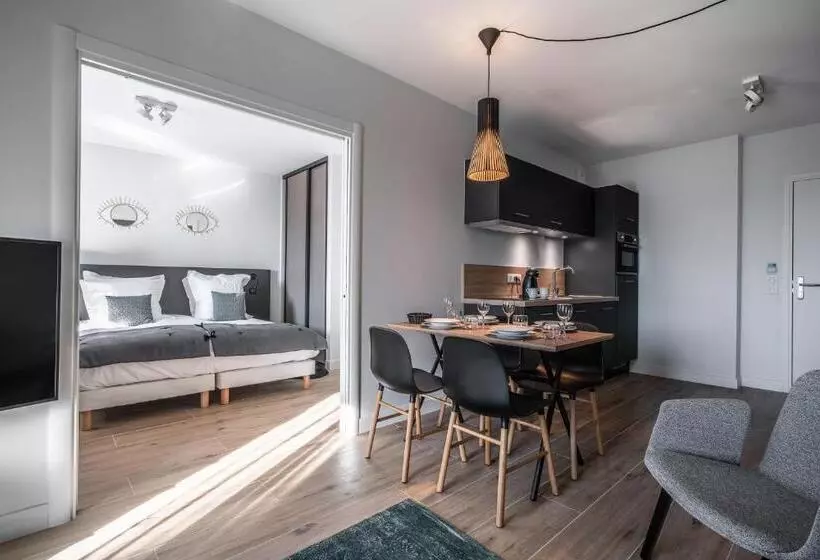 La Grange Des Pères