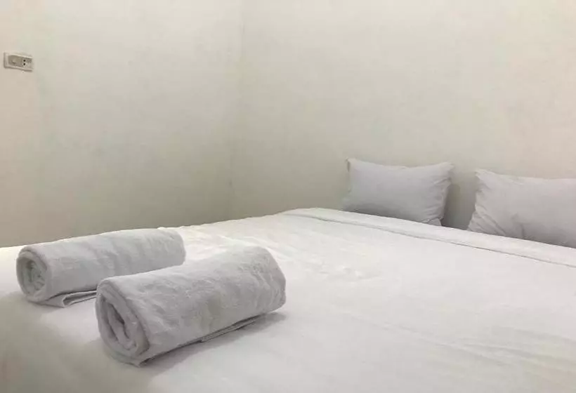 ホテル Oyo 2551 Dewi Residence 2