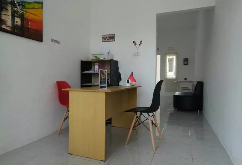 ホテル Oyo 2551 Dewi Residence 2