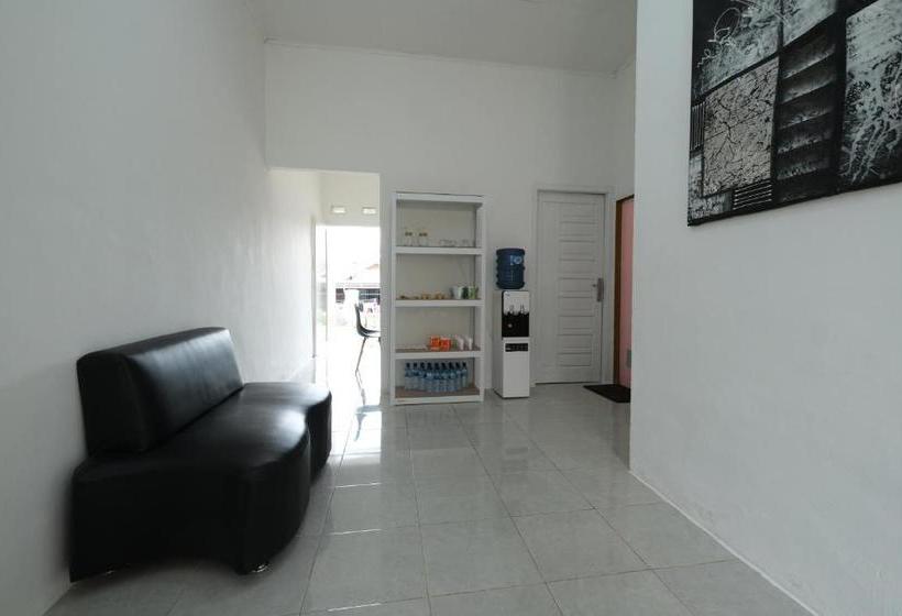 فندق Oyo 2551 Dewi Residence 2