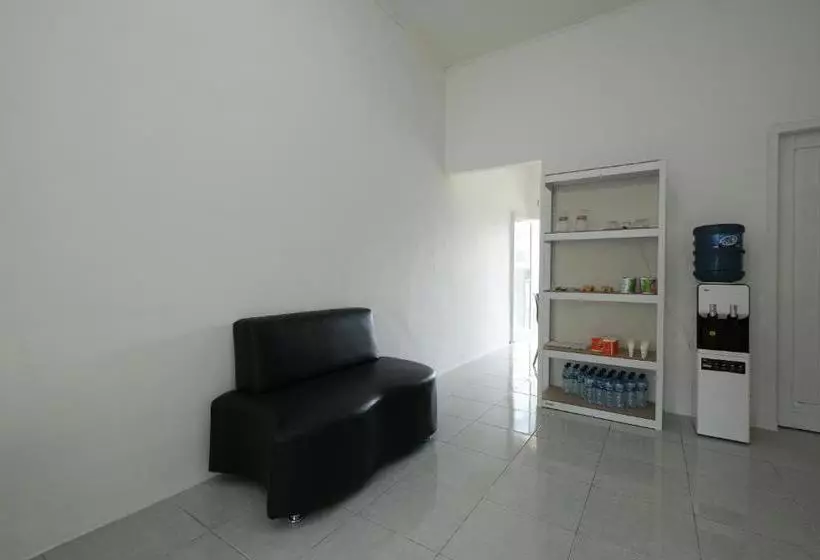 ホテル Oyo 2551 Dewi Residence 2