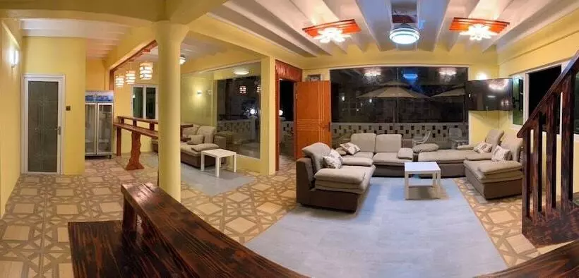 پانسیون Luna Lodge