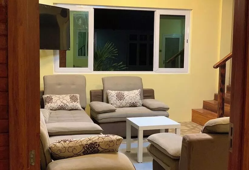 پانسیون Luna Lodge