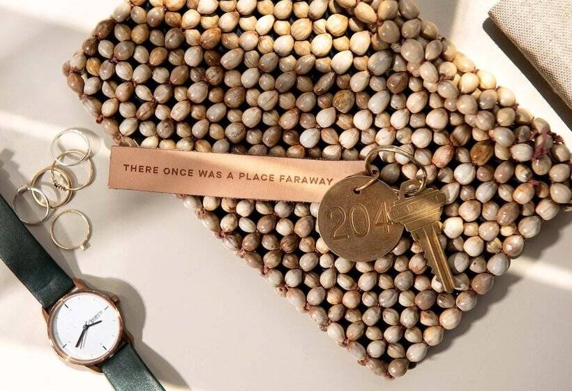 هتل Faraway Nantucket