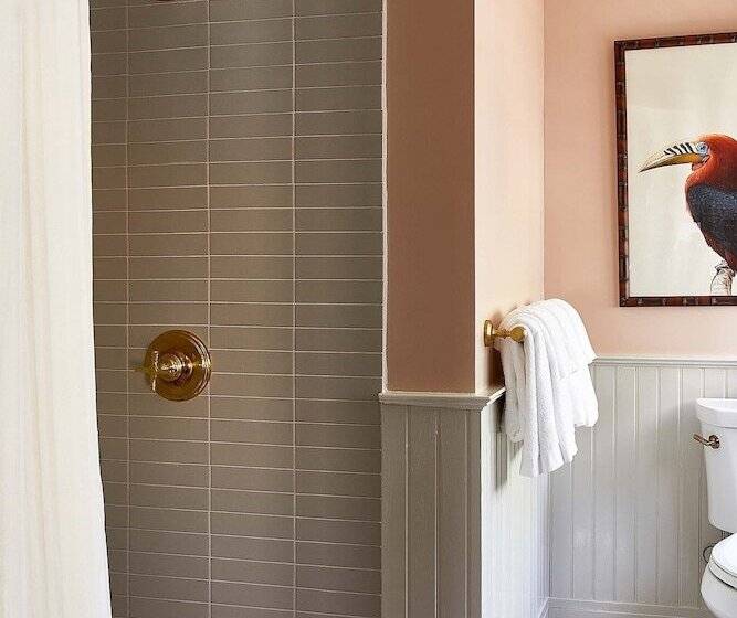 هتل Faraway Nantucket