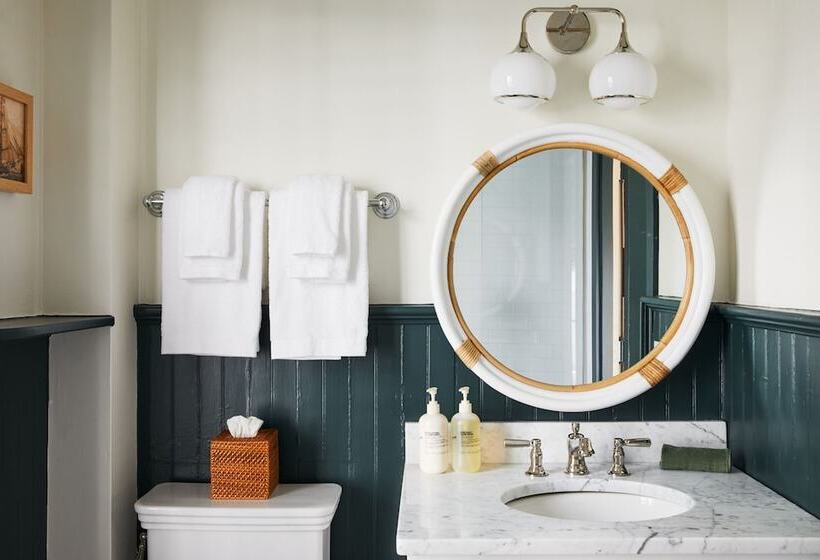 هتل Faraway Nantucket