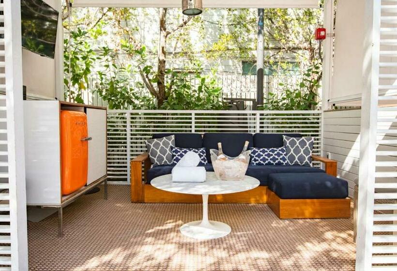 Отель Nautilus Sonesta Miami Beach