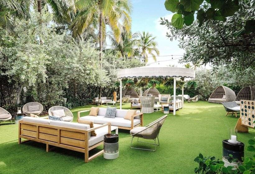 Отель Nautilus Sonesta Miami Beach