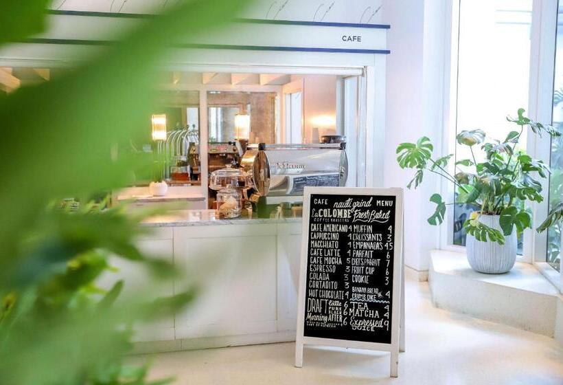 Отель Nautilus Sonesta Miami Beach