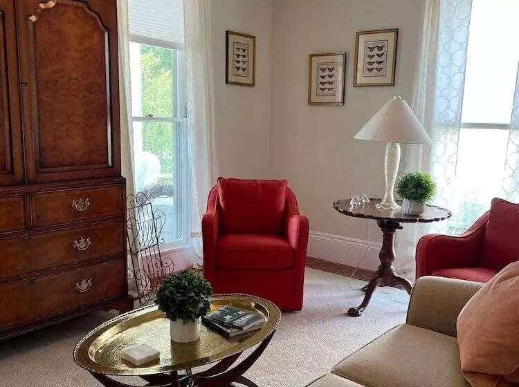 酒店 River House Inn