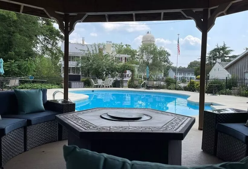 酒店 River House Inn