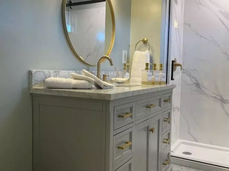 酒店 River House Inn