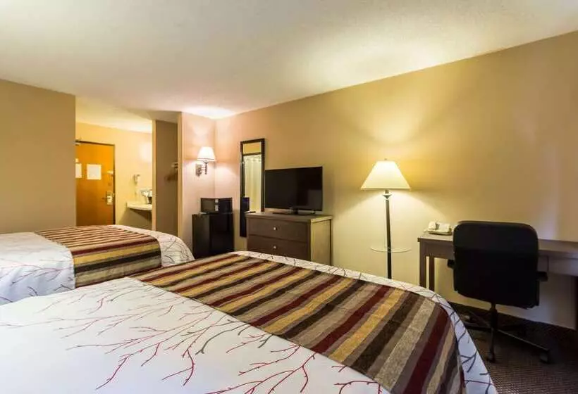 בית מלון כפרי Rodeway Inn