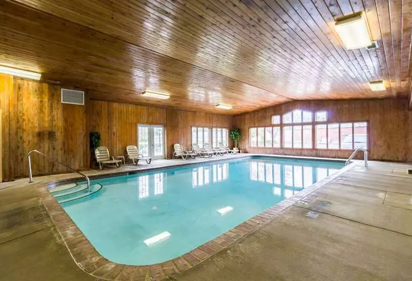 בית מלון כפרי Rodeway Inn