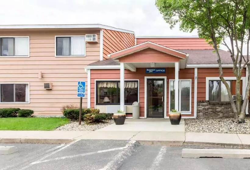 בית מלון כפרי Rodeway Inn