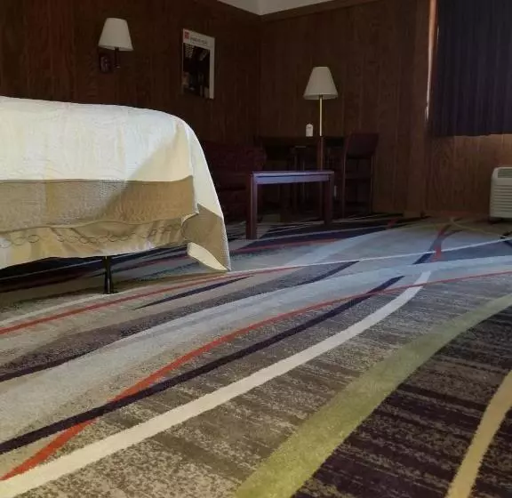 酒店 Round Barn Lodge