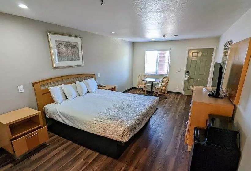 Отель Royal Inn