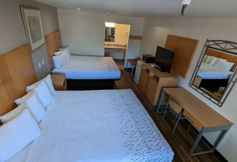 Отель Royal Inn