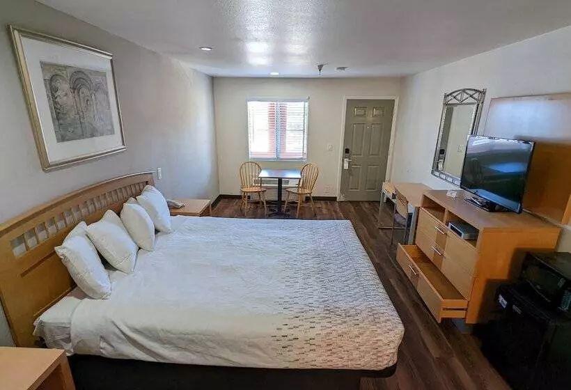 Отель Royal Inn