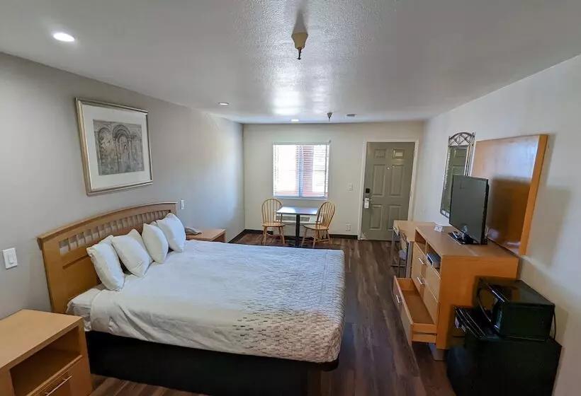 Отель Royal Inn