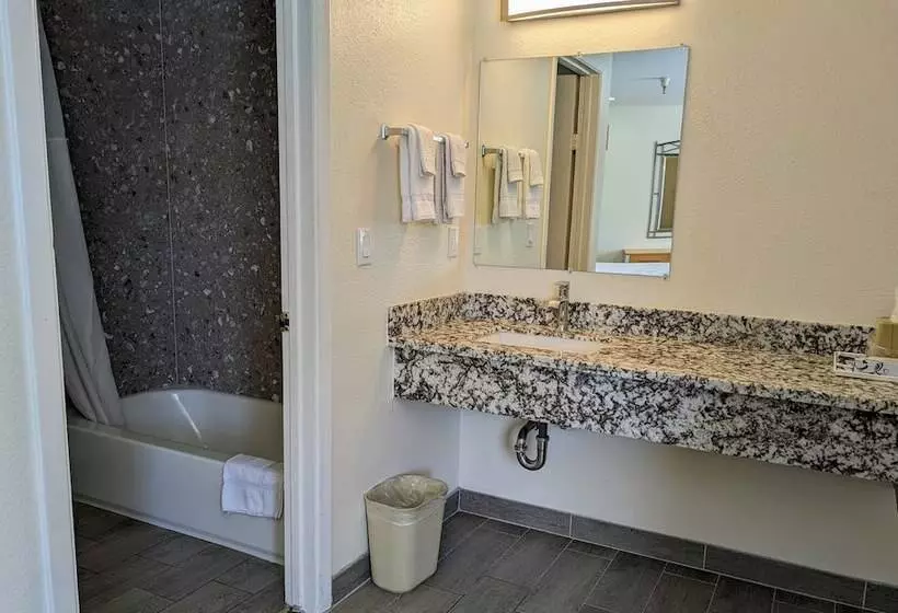 Отель Royal Inn