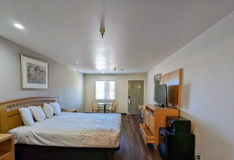 Отель Royal Inn