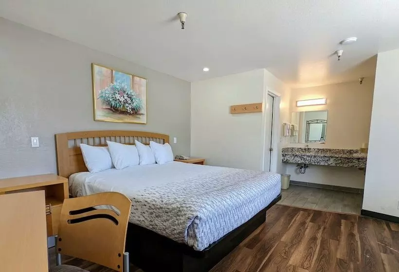 Отель Royal Inn