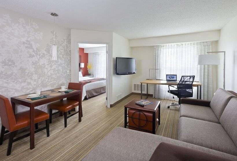 Residence Inn By Marriott Houston The Woodlands/lake Front Circle