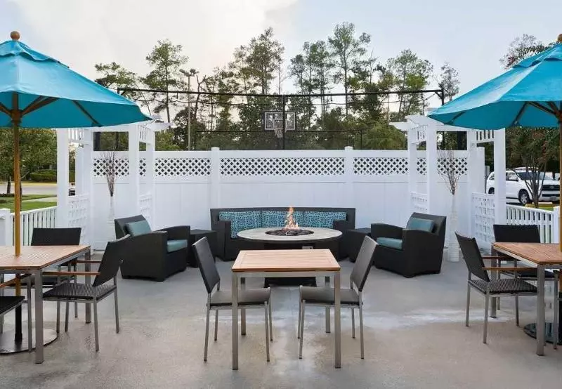 Residence Inn By Marriott Houston The Woodlands/lake Front Circle