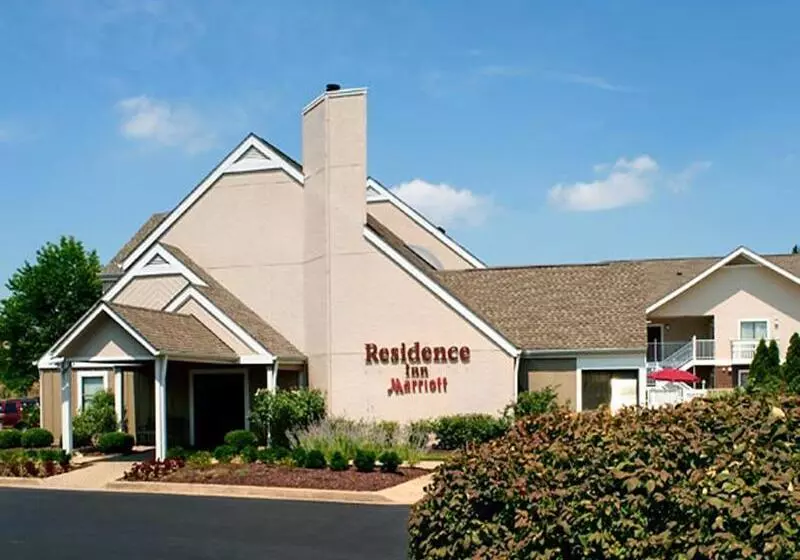 اقامتگاه Mainstay Suites St Louis Galleria