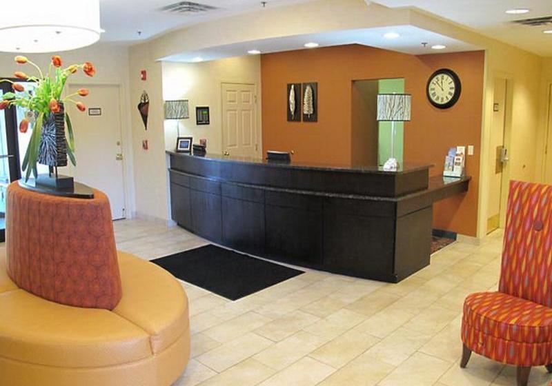 اقامتگاه Albany Airport Inn & Suites