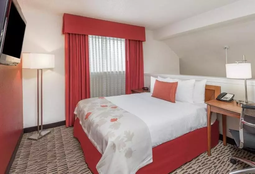 اقامتگاه Value Suites Extended Stay St Louis
